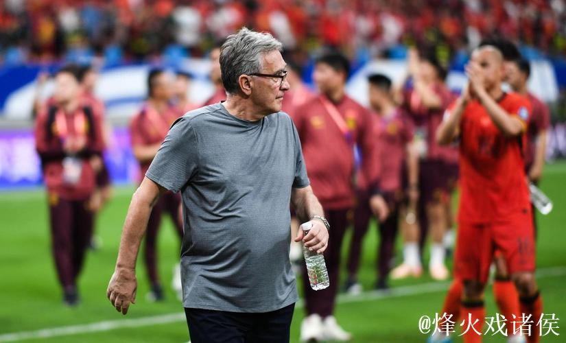 克媒为伊万鸣不平：赢球者下课？没连续性不会进步