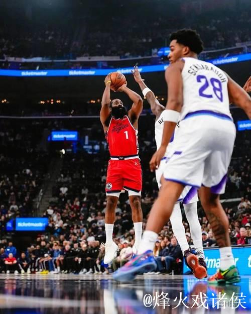 莱昂纳德45+7哈登20+7 快船轻取爵士六连胜